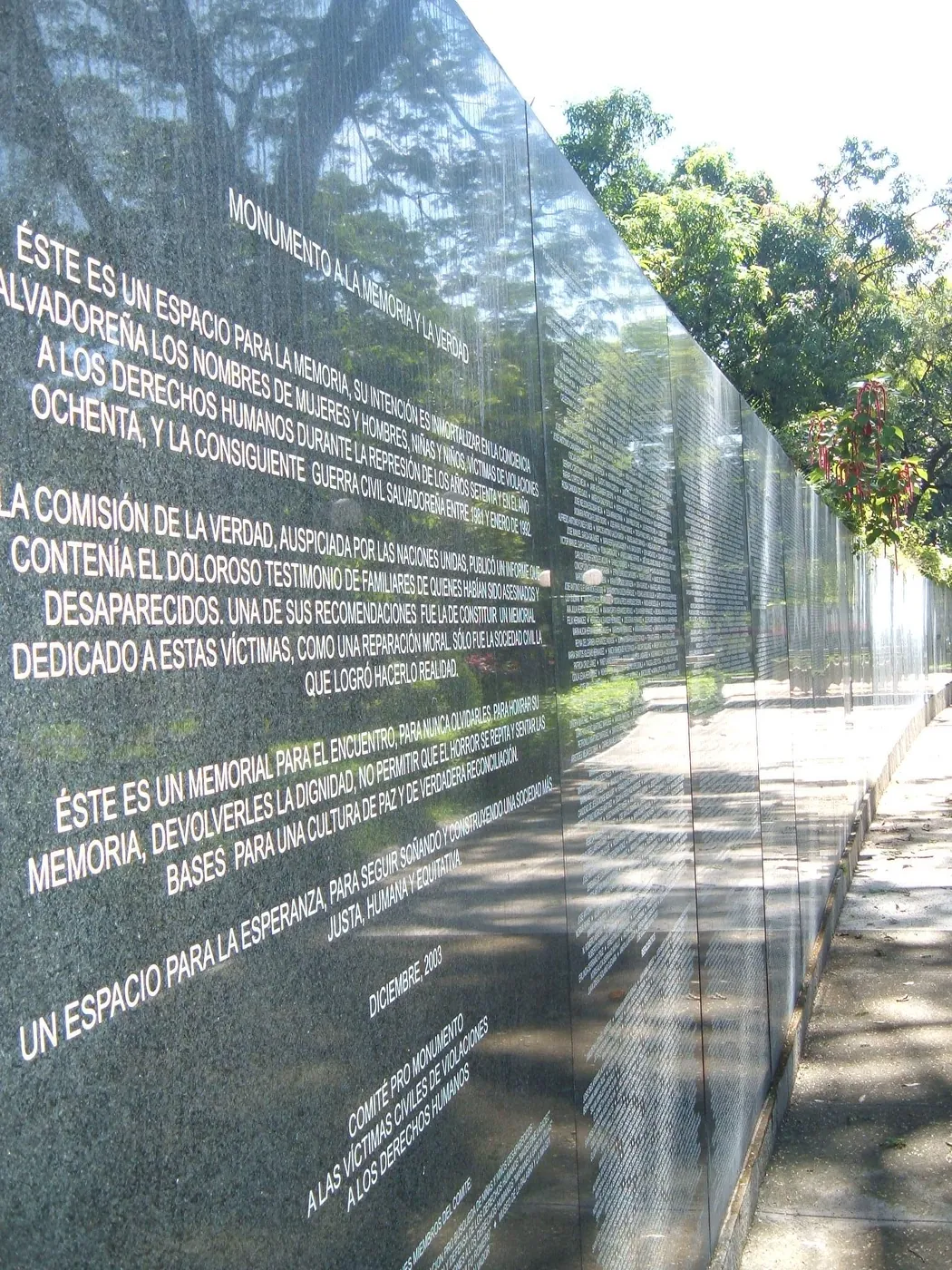 Empieza la guerra civil de El Salvador