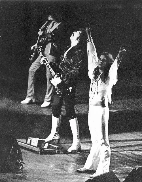 Black Sabbath inventa el heavy metal